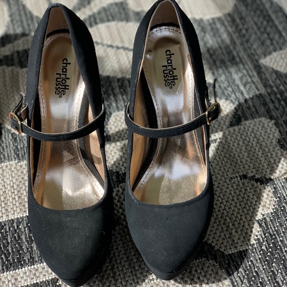 Black Heels - Picture 2 of 5